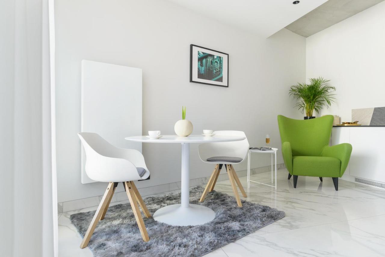 Centro Design Apartments - Polwiejska Poznan Luaran gambar